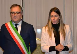 Il sindaco Marco Gallo con la assessora alle Politiche giovanili e al CCR Beatrice Aimar