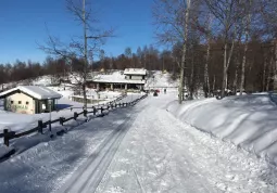 Il rifugio Dusman a Pian Pietro di Valmala dopo una nevicata 