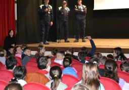 Piccoli volontari Protezione civile e Sai Carabinieri