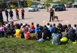 Piccoli volontari Protezione civile e Sai Carabinieri