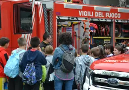 Piccoli volontari - Croce Rossa e Vigili del Fuoco