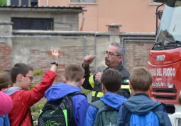 Piccoli volontari - Croce Rossa e Vigili del Fuoco