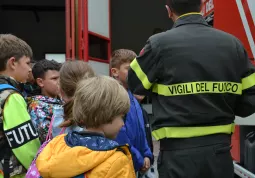 Piccoli volontari - Croce Rossa e Vigili del Fuoco