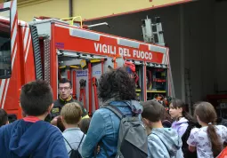 Piccoli volontari - Croce Rossa e Vigili del Fuoco