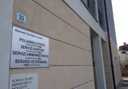 I medici con ambulatorio in Asl si strutturano come medicina di gruppo. Dal 15 maggio numero unico di prenotazione