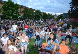 In tanti ieri sera per la serata di cinema all'aperto voluta dal CCR