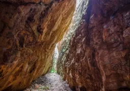 Le  antiche Cave dell'alabastro rosa di Busca