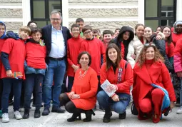 Flash mob #100donnevestitedirosso