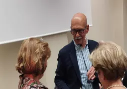 Il neo sindaco Ezio Donadio ha accolto le protagoniste dell’incontro Beppa Finzi, nipote di Barenghi, e   Giovanni Liva, storico ed archivista