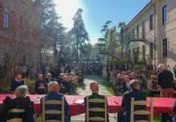 il pubblico alla cerimonia di inaugurazione