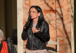 La curatrice della mostra Cinzia Tesio