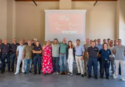 Gli amministratori locali e la Polizia municipale dei comuni interessati dalla tappa Alba/Limone Piemonte
