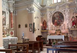 L'interno dell'edificio religioso