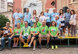 Il Comitato Fitwalking Solidale, l'amministrazione comunale e i rappresentanti delle realtà coinvolte