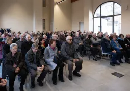 La sala incontri Porta Santa Maria gremita