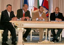 Da sinistra, l'assessore provinciale Angelo Rosso, l'amministatore delegatoAmg, Valerio Fontana, il sindaco, Luca Gosso, il presidente Amg, Antonio Marino