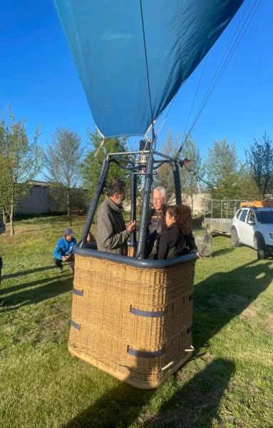 Il meteorologo della 7 TV Paolo Sottocorona oggi in volo in mongolfiera sui cieli di Busca 