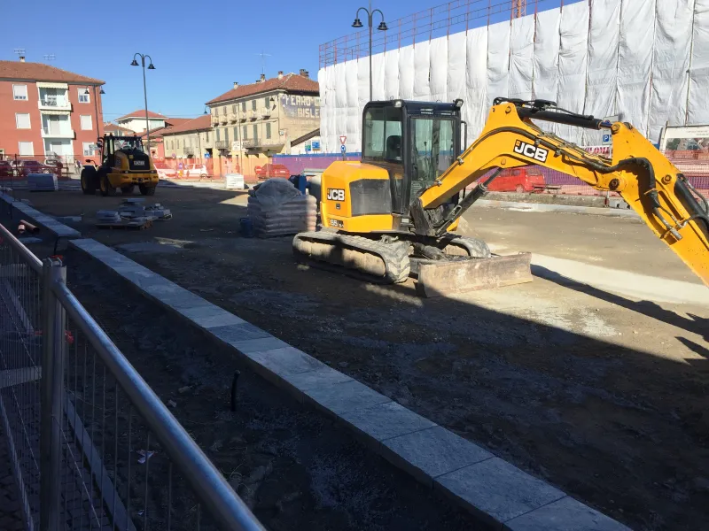 Il cantiere in piazza Savoia