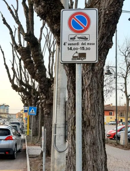 Alcuni nuovi divieti di sosta per la pulizia delle strade della durata di un'ora e mezza nel secondo e nel quarto venerdì del mese