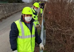 I volontari al lavoro in via Risorgimento