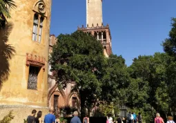 L’evento si propone di fare il punto sulle attività svolte nel triennio appena concluso e invitare a fruire nei prossimi mesi (non appena i luoghi della cultura potranno riaprire) delle proposte di welfare culturale disponibili su prenotazione al Castello e Parco del Roccolo di Busca, al Filatoio di Caraglio e al Forte di Vinadio