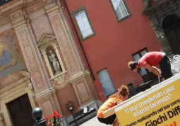 Sono incominciati in centro i lavori per costruire un particolare parco-giochi, diffuso in diversi luoghi della città