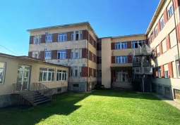 Nei prossimi giorni si aprirà anche il cantiere in corso Giolitti e in via Einaudi per l’abbattimento della palestra e del copro principale del vecchio edificio delle scuole medie
