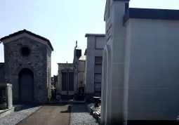 Completata la sistemazione dei vialetti del cimitero