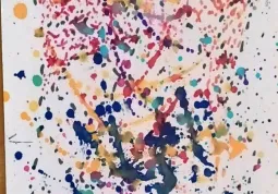 Esplosione di colori: uno degli elaborati realizzato durante il laboratorio al termine della vista alla mostra sull'astrattismo ospitata a Busca fino al 16 gennaio