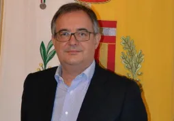 Il sindaco Macro Gallo si rivolge ai Buschesi per gli auguri di buone feste di fine anno