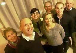 Lunedì e martedì sera al cinema-teatro Lux la filodrammatica El Cioché porta in scena lo spettacolo dei suoi 50 e oltre di vita