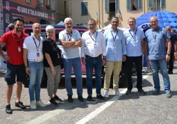 Da sinistra Giorgio Re presidente pro loco Peveragno - Silvano Dovetta presidente Unione Valle Variata - Vilma Ghigo vicesindaco di Peveragno - Paolo Renaudo sindaco di Peveragno - Marco Gallo sindaco di Busca - Diego Bressi assessore allo Sport di Busca - Giuliano Degiovanni sindaco di Rossana - Giancarlo Armando sindaco di Tarantasca