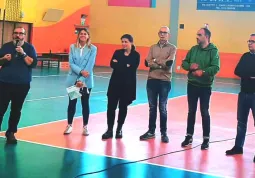 Per programmare le elezioni del CCR si sono incontrati questa mattina  gli amministratori comunali con gli insegnanti delle scuole medie e delle classi quarte della primaria  su iniziativa dell’assessora con delega ai rapporti con il CCR e alle Politiche Giovanili Beatrice Aimar