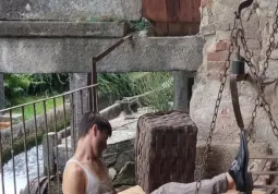 Visite teatralizzate con la ricostruzione della vita e del lavoro nel borgo Biandone  e della fucina della Pianca nell'epoca fra le due guerre