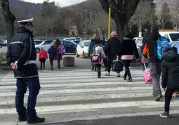 Le competenze dei vigili urbani riguardano i seguenti settori: polizia locale e amministrativa, viabilità, commercio ambulante e fisso, licenza pubblica sicurezza, protezione civile, notifiche, albo pretorio, polizia veterinaria, contratti e scritture private d’appalto lavori, servizi e forniture di competenza