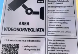 Nuove telecamere sia di contesto sia per la rilevazione targhe si stanno  installando in punti strategici della città
