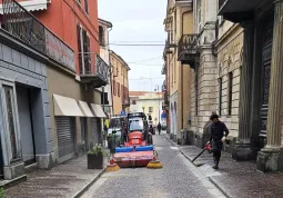 Una giornata di pulizia straordinaria delle strade del centro