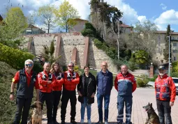 Gli assesori Ezio Donadio e Lucia Rosso con i volontari Sai Carabinieri