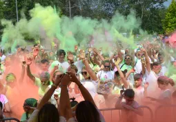  	Grande partecipazione al primo Color fun Busca 