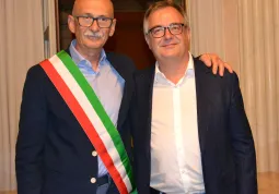 Passaggio della fascia tricolore da Marco Gallo a Ezio Donadio