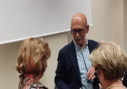 Il neo sindaco Ezio Donadio ha accolto le protagoniste dell’incontro Beppa Finzi, nipote di Barenghi, e   Giovanni Liva, storico ed archivista