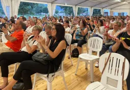 La notizia è stata accolta da un grande applauso  ieri sera nel corso di un incontro fra gli amministratori e la dirigenza scolastica  con la popolazione, che si è tenuto nel parco Ingenium 