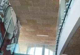 Una vista dell'atrio