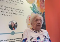 Maria Rosa Ravera Aira a Casa Francotto durante la mostra a lei dedicata nel 2024 a Casa Francotto