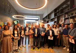 La foto di gruppo con i rappresentanti delle realtà coinvolte nel progetto
