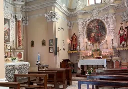 L'interno dell'edificio religioso