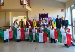 	Il Tricolore agli alunni delle classi quinte